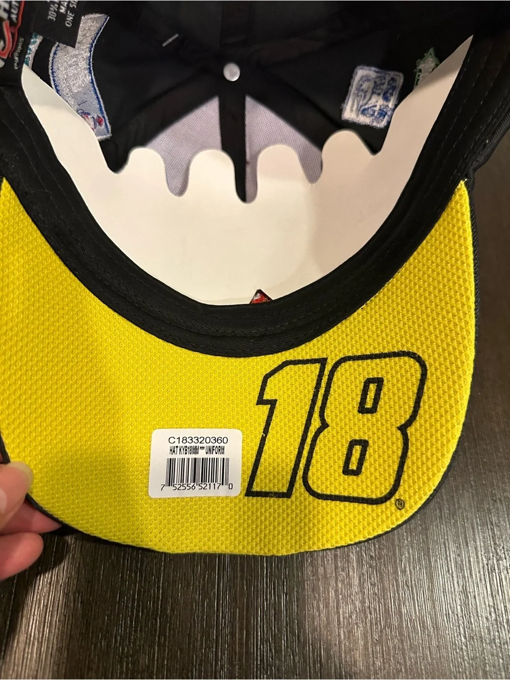 Vintage 2019 Kyle Busch #18 JGR M&M’s Pit Cap Chase Authentics Hologram NWT